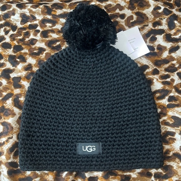Brand New UGG Black Knit Pom-Pom Beanie Winter Hat Preppy Classic main image 4